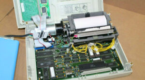 EKG Cihazlarında Teknik Hata Kodları, Kullanıcı Kaynaklı Sinyal Bozuklukları ve Klinik Biyomedikal Bakım Standartları